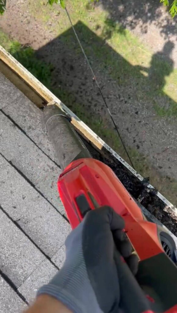 Gutter Cleaning in Jackson MI